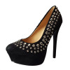 Nieten Plateau Pumps